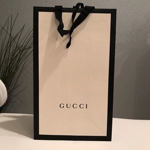 Gucci paper shopping bag
